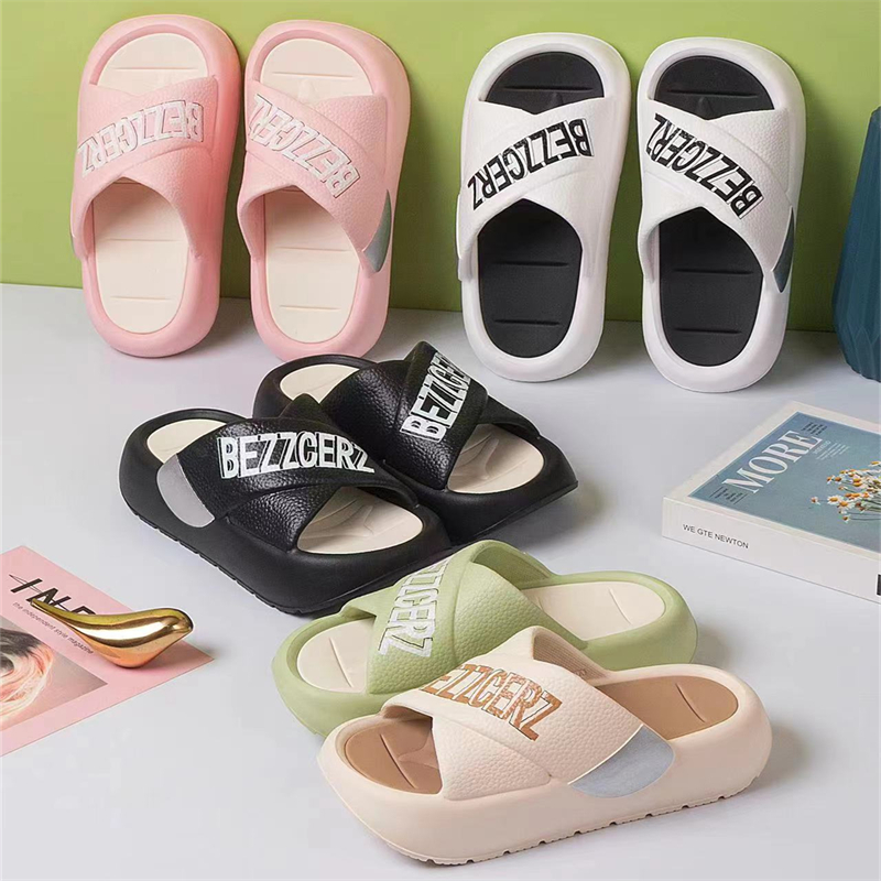 Women Fashion Slipper with Two-Tone Thick Platform