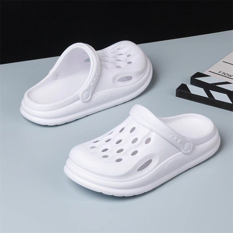 Slippers With Good Buoyancy In Water